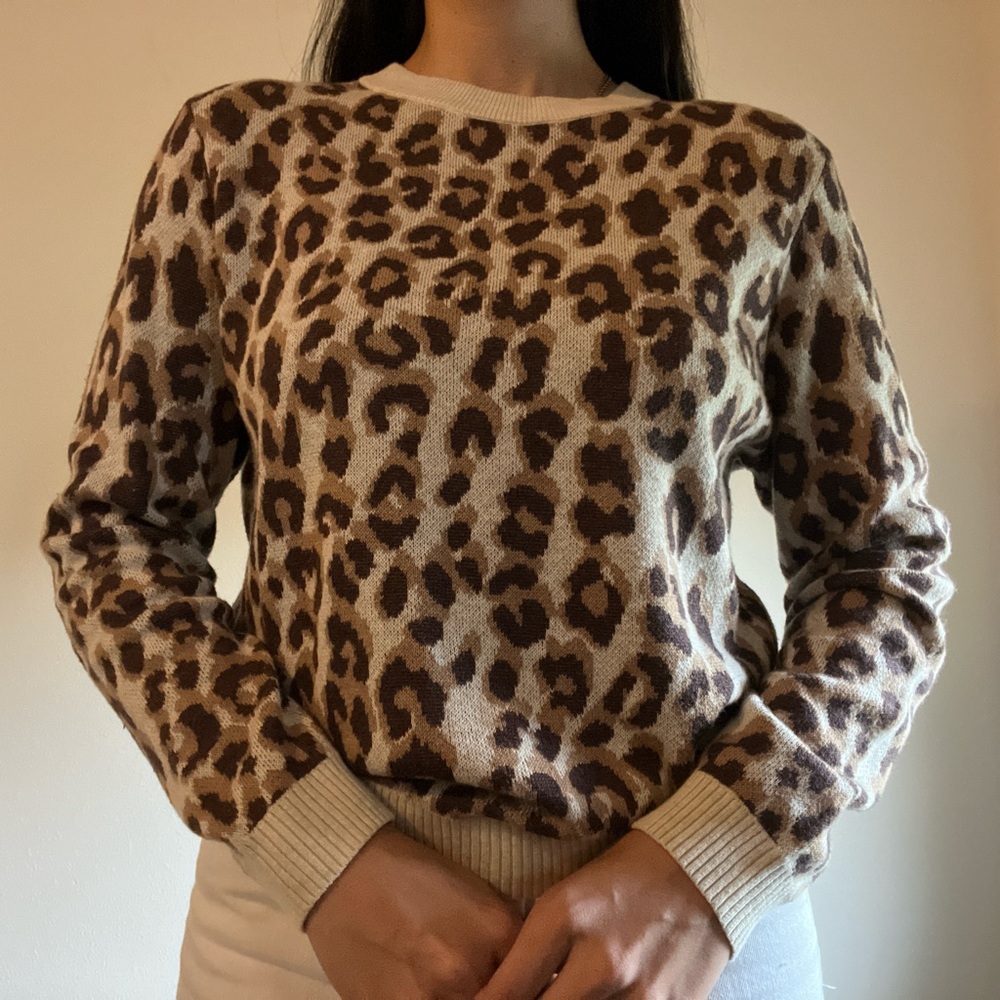 Leopard Print Pullover - Picture 4 of 8